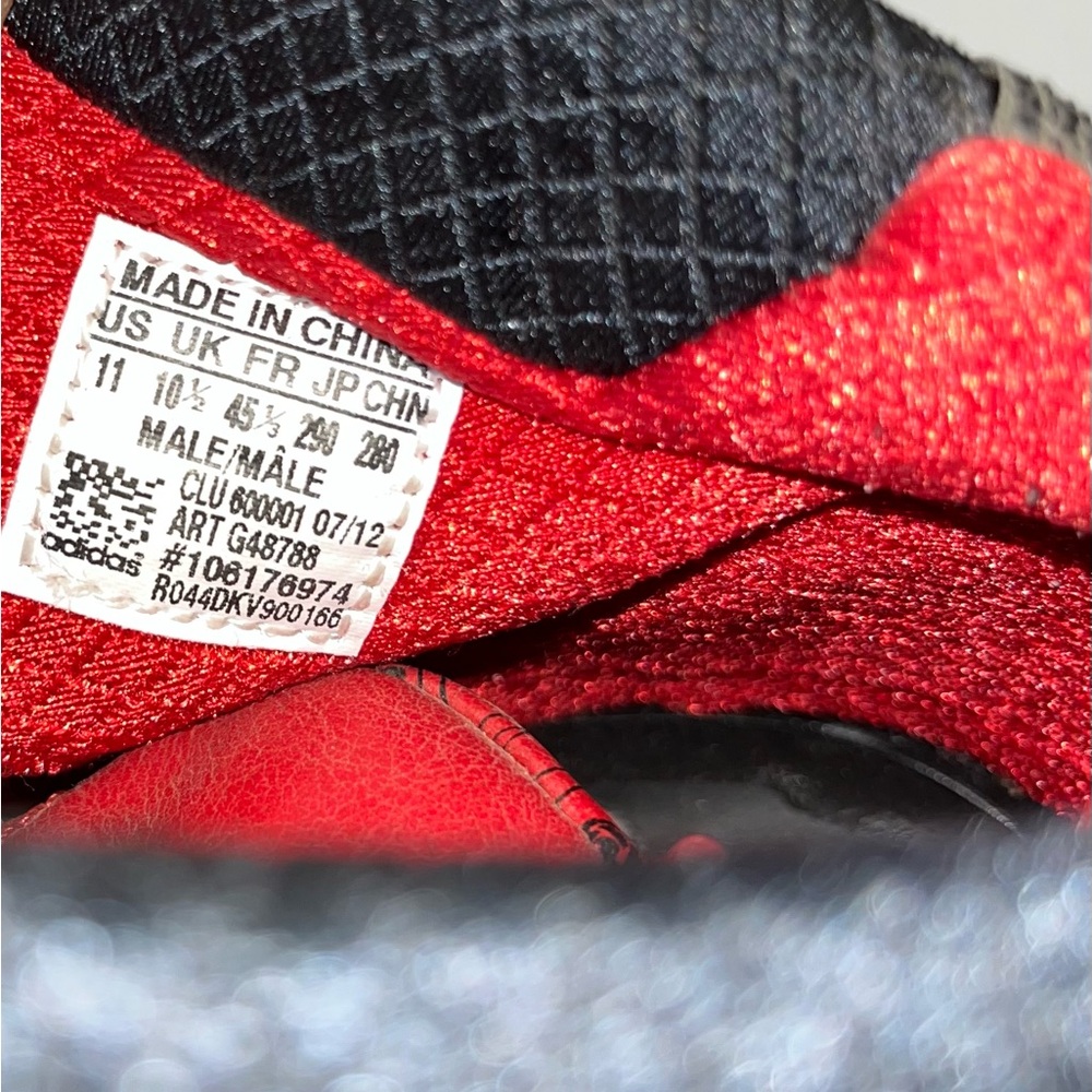Adidas D Rose 3 basketball Black and Red shoes. Used condition size 11 - Picture 7 of 8